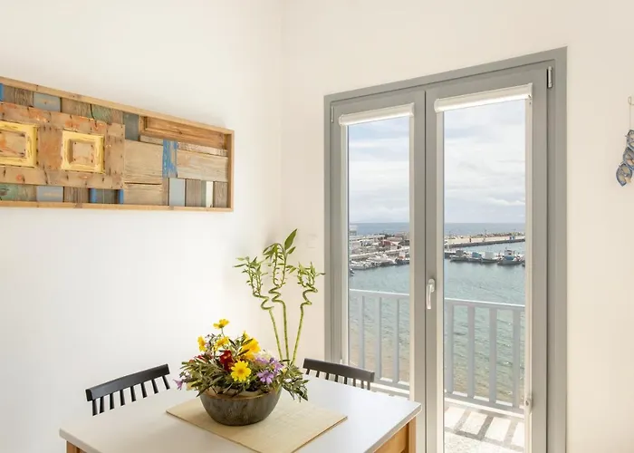 Playa Paros بوسي لِفاذي