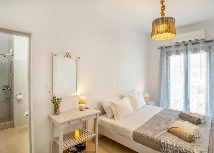 Playa Paros بوسي لِفاذي