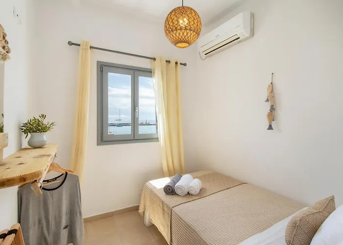 Playa Paros * بوسي لِفاذي